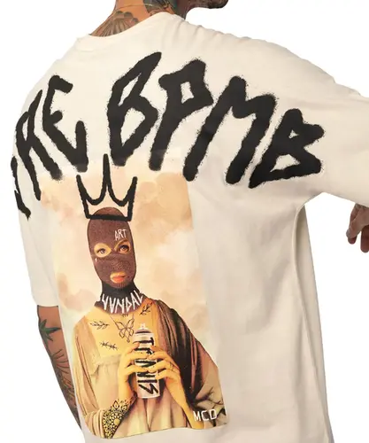 Camiseta MCD Especial Hope Travis Bomb Creme