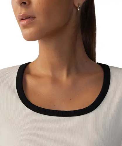 Blusa Fila Cropped Rib Off White Gardenia e Preto