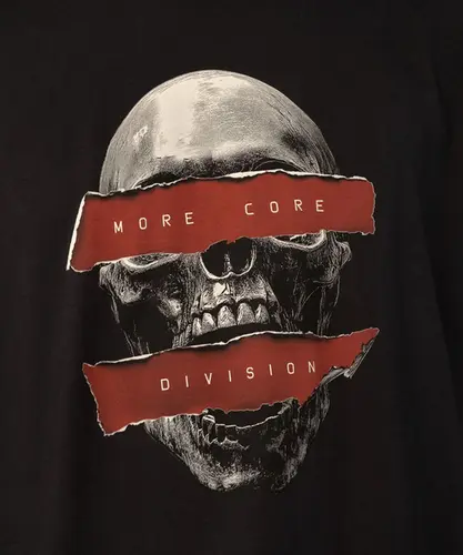 Camiseta MCD Regular Rasgos Preto