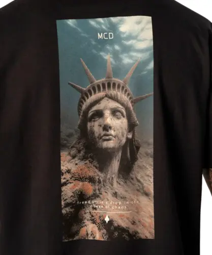 Camiseta MCD Regular Estatua Preto