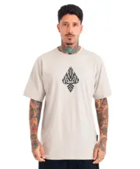 Camiseta MCD Regular Espada Caligrafiti Bege Poeira