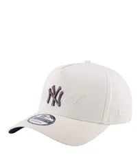 Boné New Era 9FORTY Snapback New York Yankees Off White