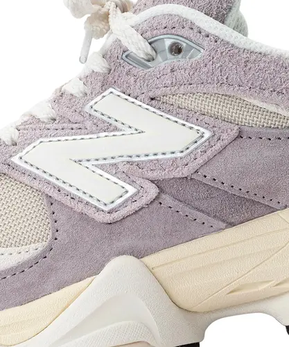 Tênis New Balance 9060 Cinza Bege