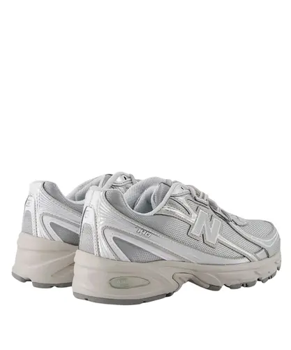 Tênis New Balance 740 Prata