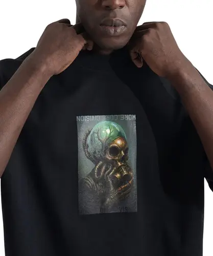 Camiseta MCD Box Fit Mascara Oxigenio Preto