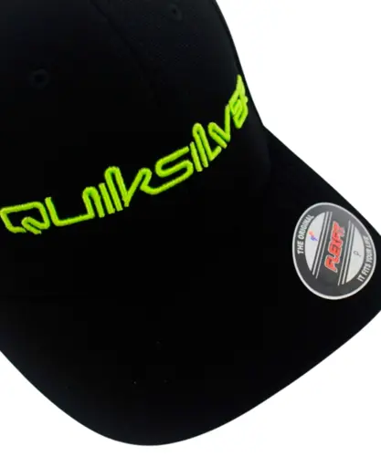 Boné Quiksilver Flexfit Emb Type Momentum Preto