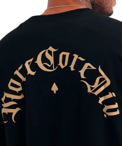 Camiseta MCD Regular Caligrafiti Dourado Preto