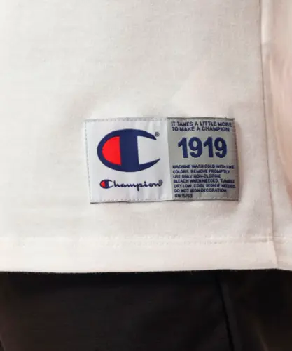 Camiseta Champion Life Script Logo Emb Off White