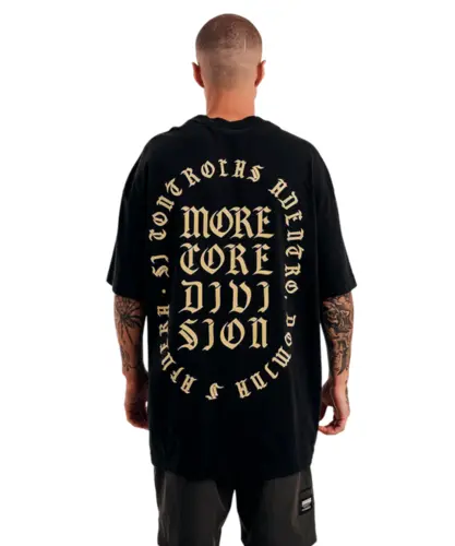 Camiseta MCD Box Fit Caligrafiti Arco Preto