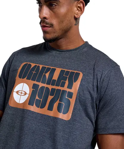 CAMISETA MASC MOD OAKLEY 1975 TEE