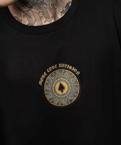 Camiseta Oversized MCD Santa Vitral - Preto
