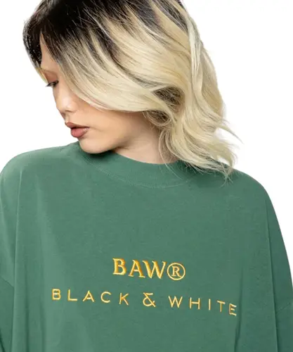 Camiseta New Over Baw Classy Embroidered Verde Militar