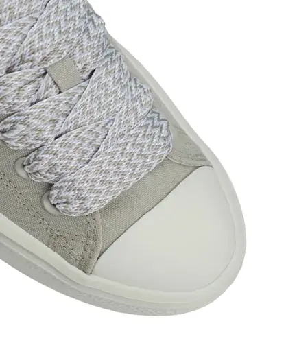 CHUCK TAYLOR ALL STAR MOVE