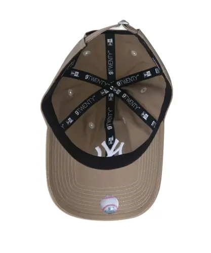 Boné New Era 9Twenty Strapback MLB New York Yankees Caqui