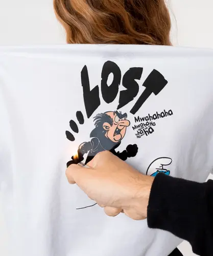 Camiseta Lost x Smurfs Gargamel Shadow - Branco
