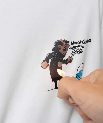 Camiseta Lost x Smurfs Gargamel Shadow - Branco
