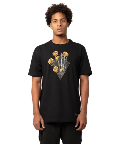Camiseta Regular MCD Dourado Mão Caveira Preto
